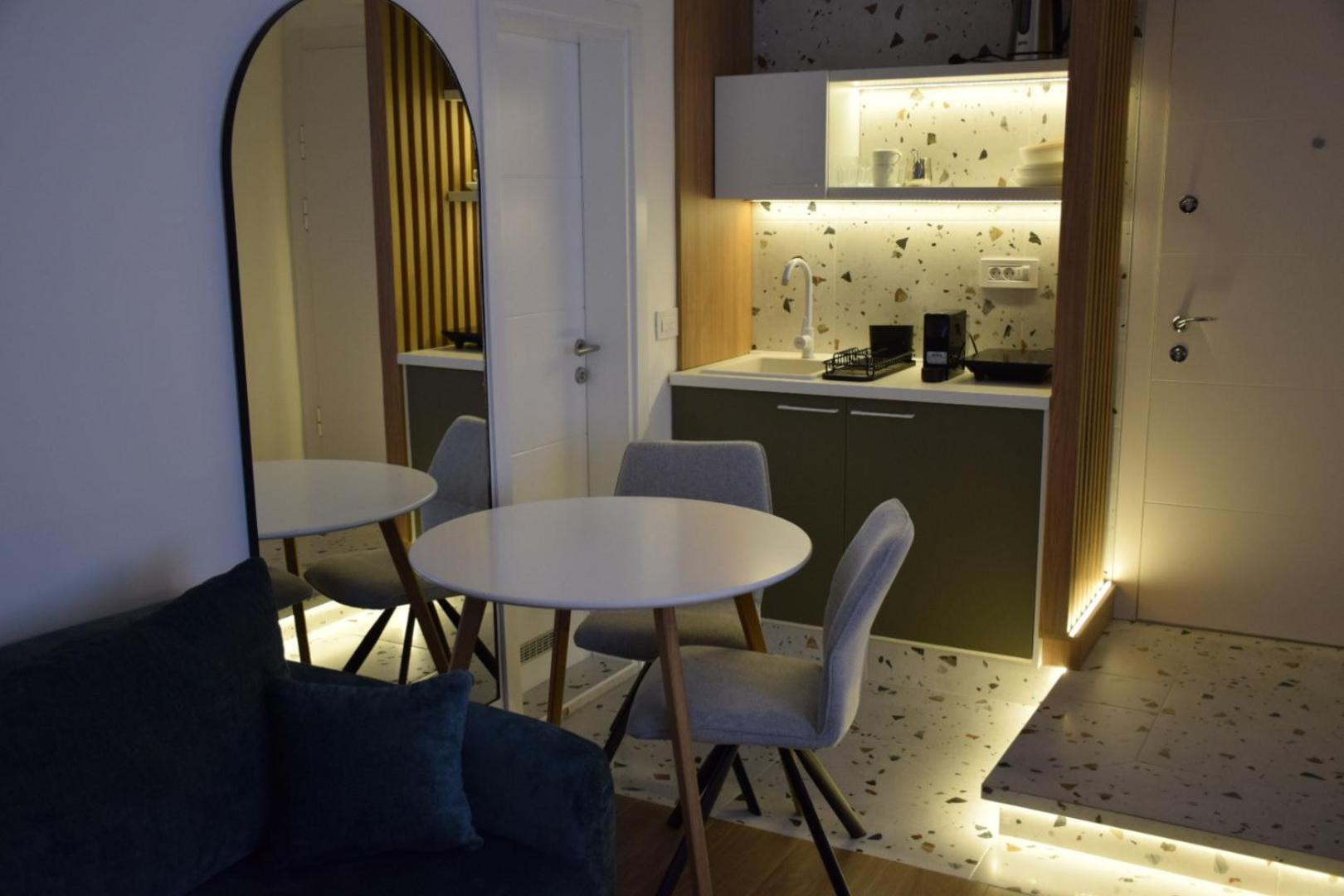 Red Riding Hood Apartment Belgrad Exterior foto